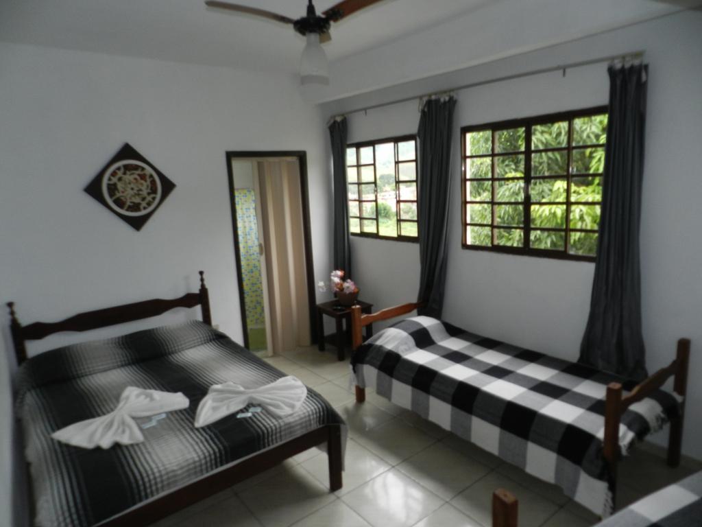 Pousada Hospedaria Santa Clara Santa Rita de Jacutinga Chambre photo